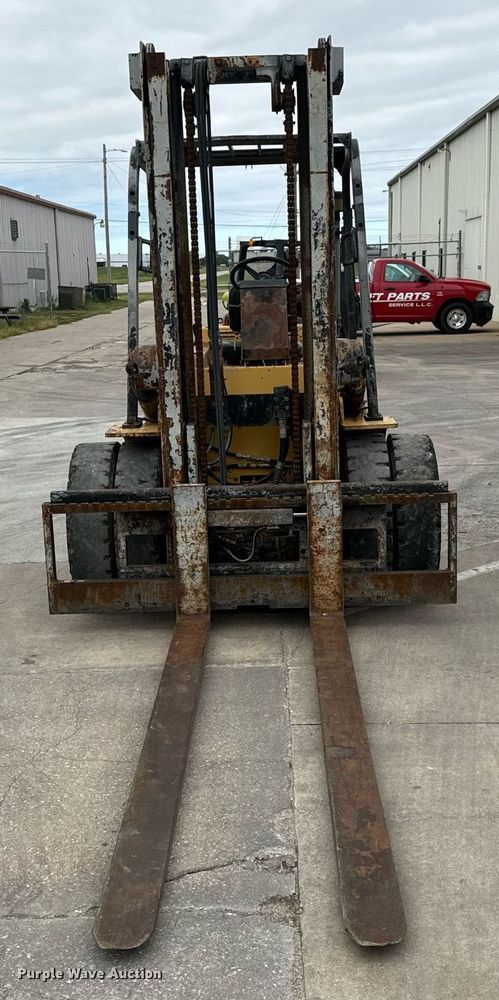 image for item MV9188 1997 Daewoo D40S forklift