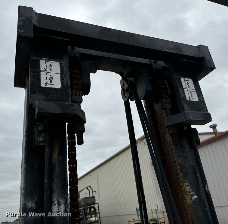 image for item MV9188 1997 Daewoo D40S forklift