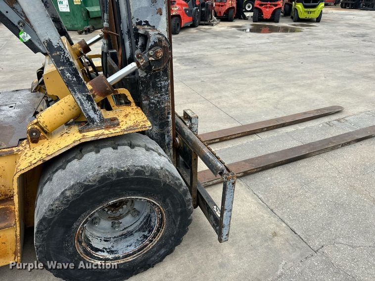 image for item MV9188 1997 Daewoo D40S forklift