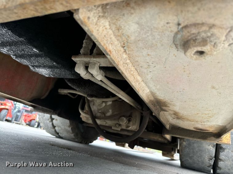 image for item MV9188 1997 Daewoo D40S forklift