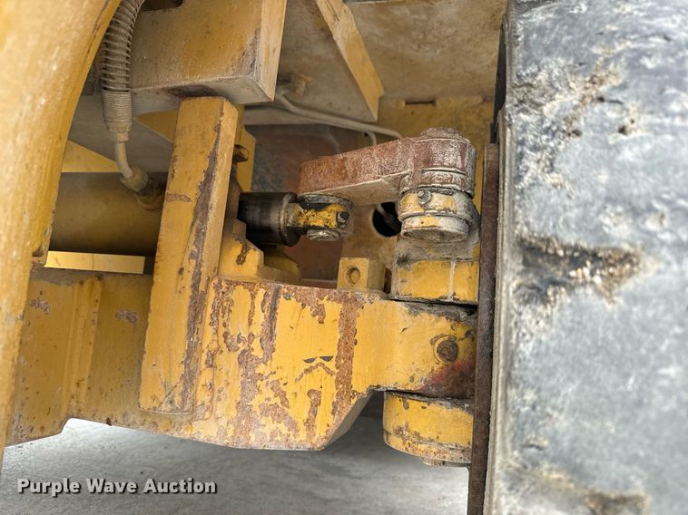 image for item MV9188 1997 Daewoo D40S forklift