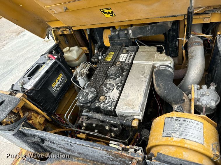 image for item MV9188 1997 Daewoo D40S forklift