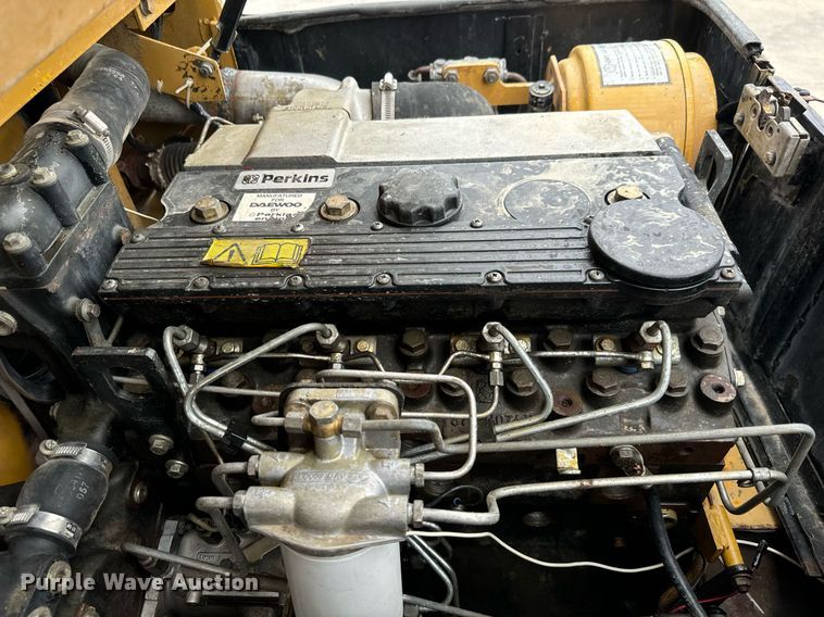 image for item MV9188 1997 Daewoo D40S forklift