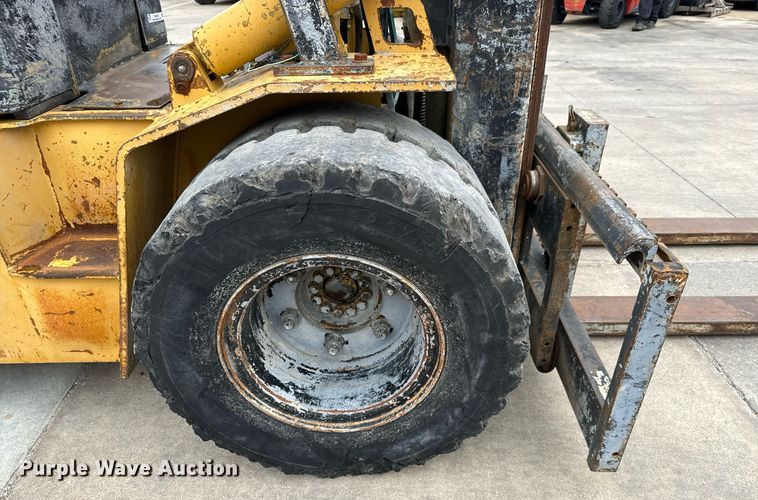 image for item MV9188 1997 Daewoo D40S forklift