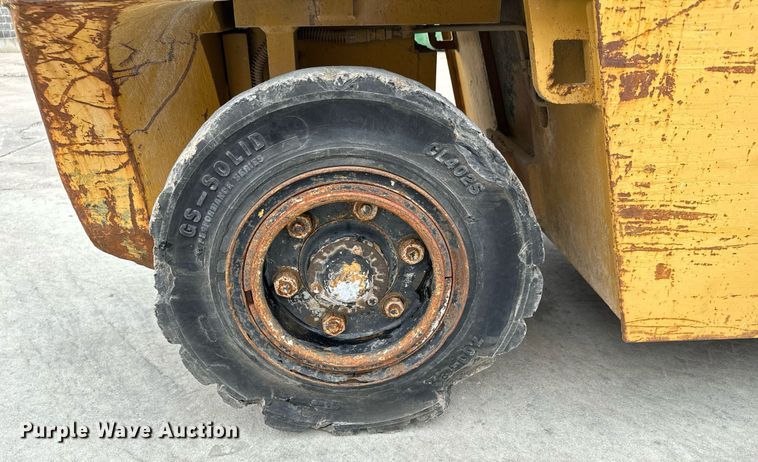 image for item MV9188 1997 Daewoo D40S forklift