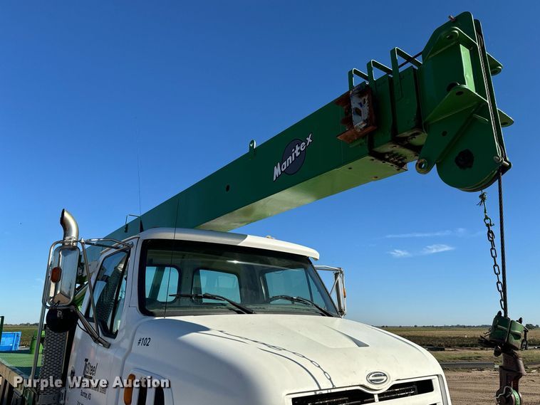 image for item MV9231 1999 Sterling L-Line crane truck