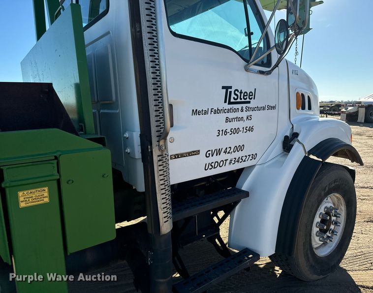 image for item MV9231 1999 Sterling L-Line crane truck