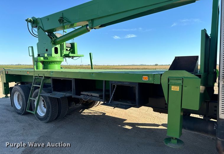 image for item MV9231 1999 Sterling L-Line crane truck