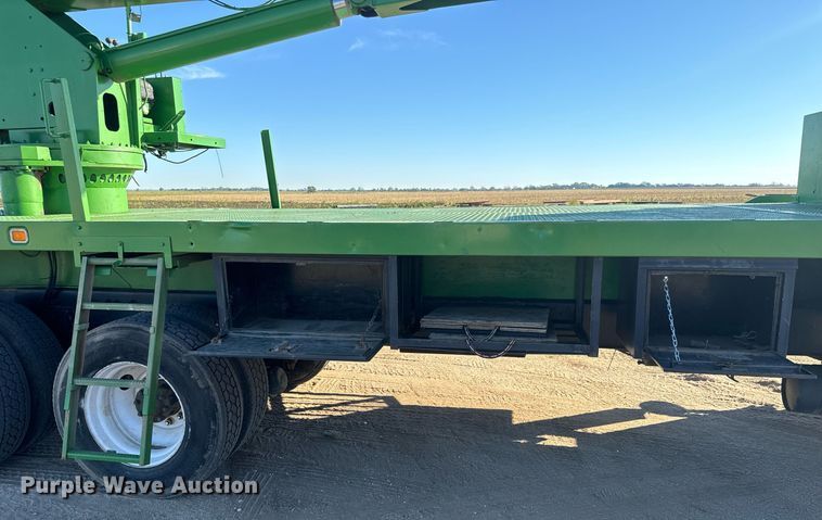 image for item MV9231 1999 Sterling L-Line crane truck