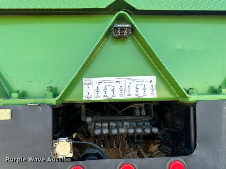 image for item MV9231 1999 Sterling L-Line crane truck