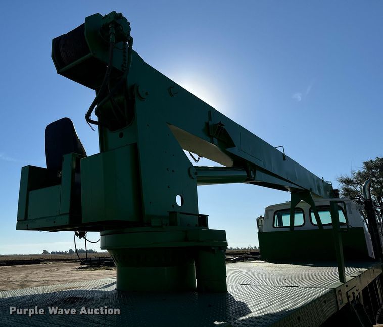 image for item MV9231 1999 Sterling L-Line crane truck