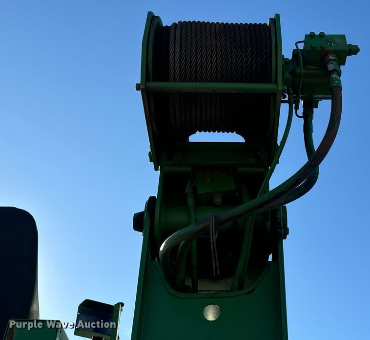 image for item MV9231 1999 Sterling L-Line crane truck