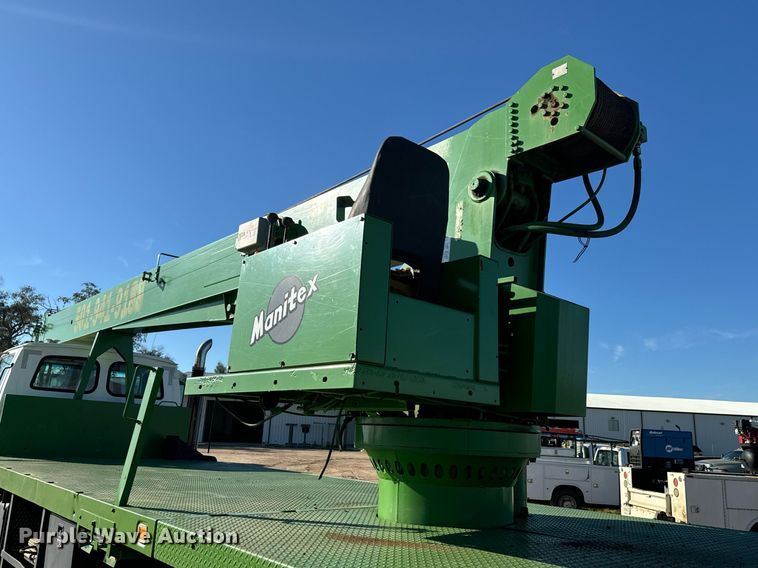 image for item MV9231 1999 Sterling L-Line crane truck