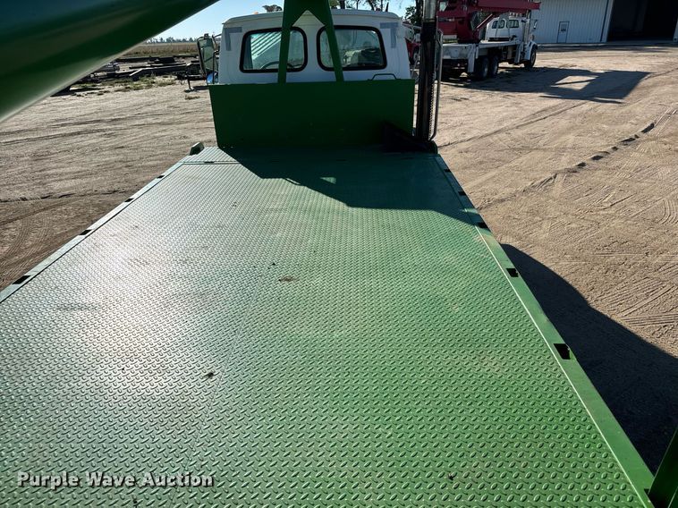 image for item MV9231 1999 Sterling L-Line crane truck