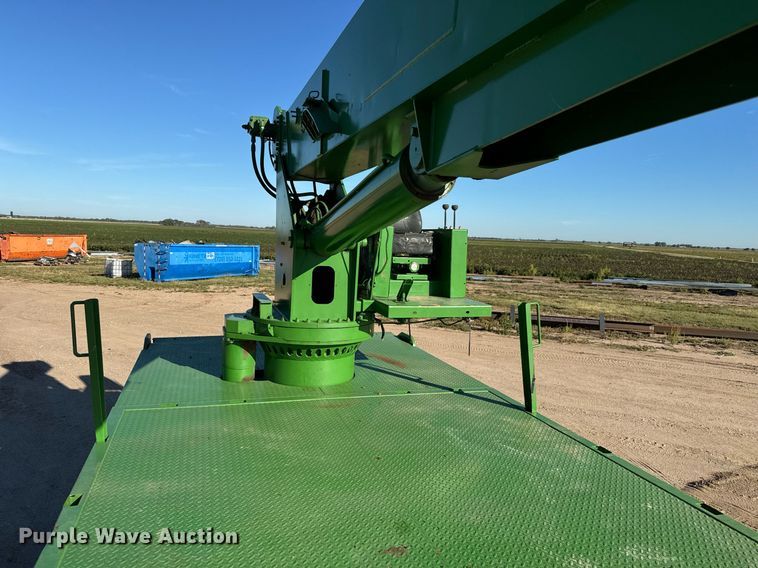 image for item MV9231 1999 Sterling L-Line crane truck