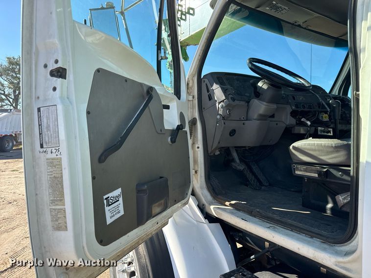 image for item MV9231 1999 Sterling L-Line crane truck