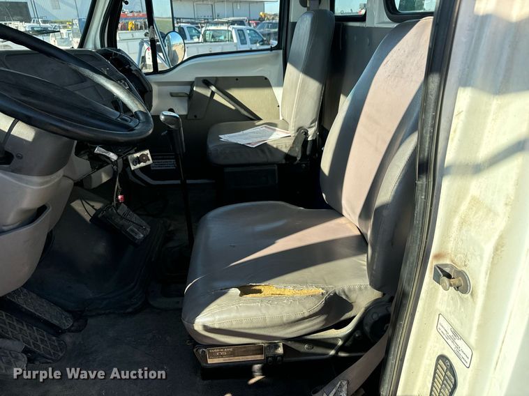 image for item MV9231 1999 Sterling L-Line crane truck