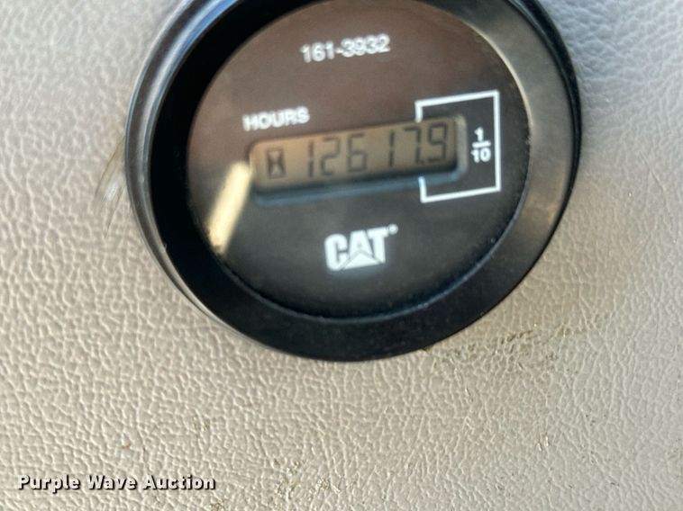 image for item MV9231 1999 Sterling L-Line crane truck