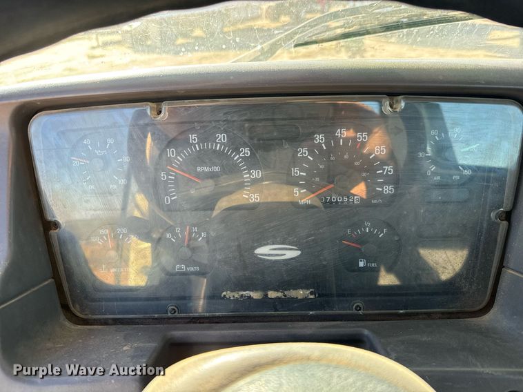 image for item MV9231 1999 Sterling L-Line crane truck