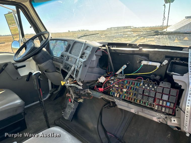 image for item MV9231 1999 Sterling L-Line crane truck