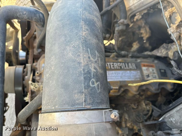 image for item MV9231 1999 Sterling L-Line crane truck