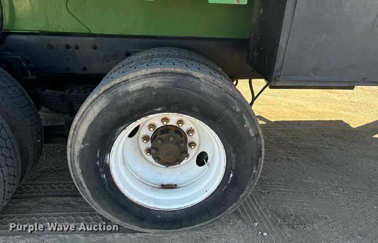 image for item MV9231 1999 Sterling L-Line crane truck