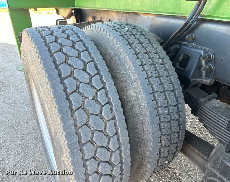 image for item MV9231 1999 Sterling L-Line crane truck