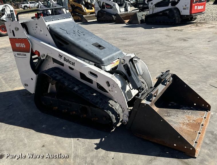 image for item MV9266 2019 Bobcat MT85 compact utility loader