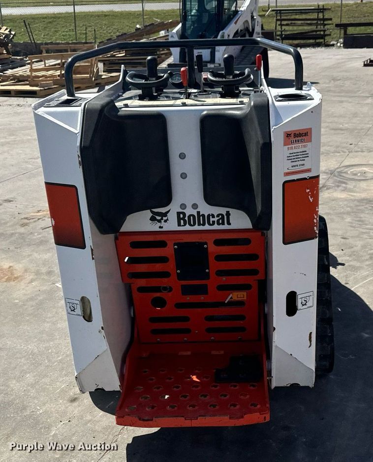 image for item MV9266 2019 Bobcat MT85 compact utility loader