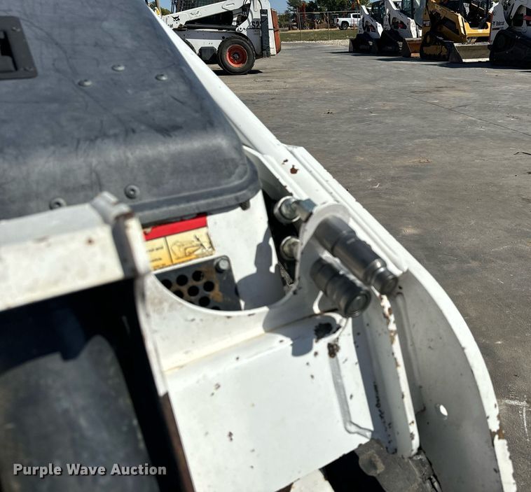 image for item MV9266 2019 Bobcat MT85 compact utility loader