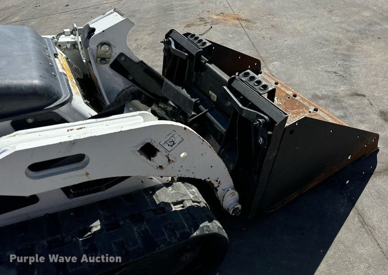 image for item MV9266 2019 Bobcat MT85 compact utility loader