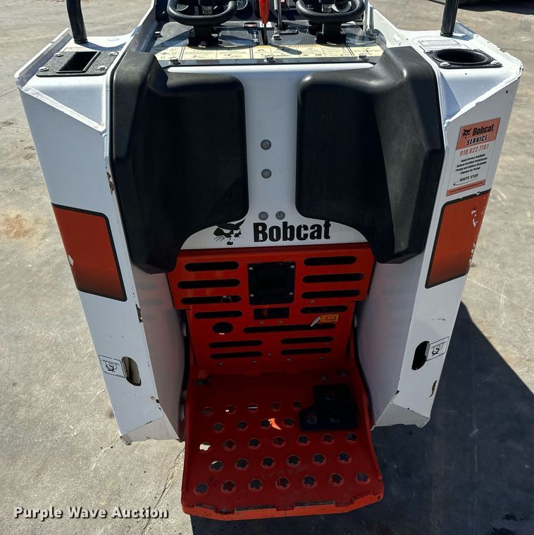 image for item MV9266 2019 Bobcat MT85 compact utility loader