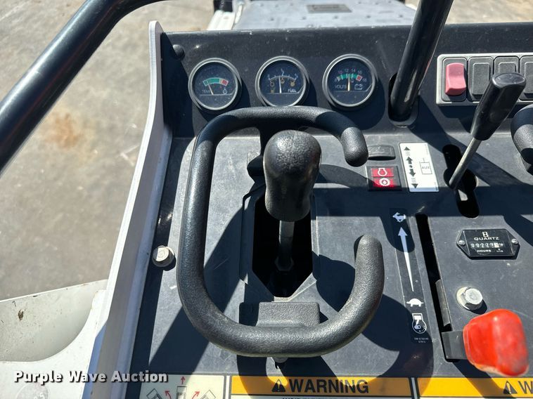 image for item MV9266 2019 Bobcat MT85 compact utility loader