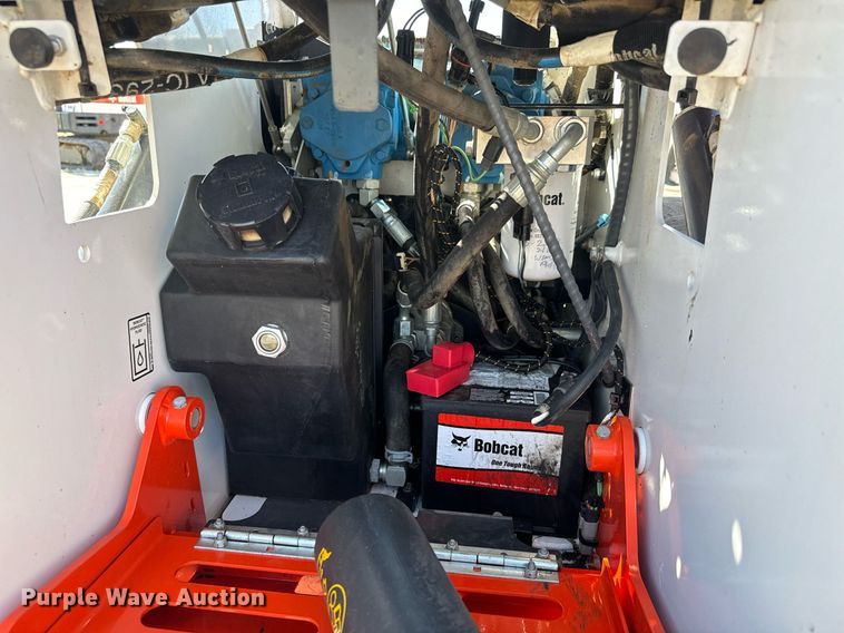 image for item MV9266 2019 Bobcat MT85 compact utility loader