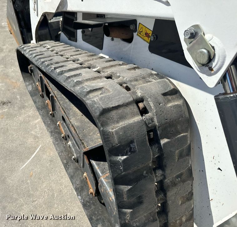 image for item MV9266 2019 Bobcat MT85 compact utility loader