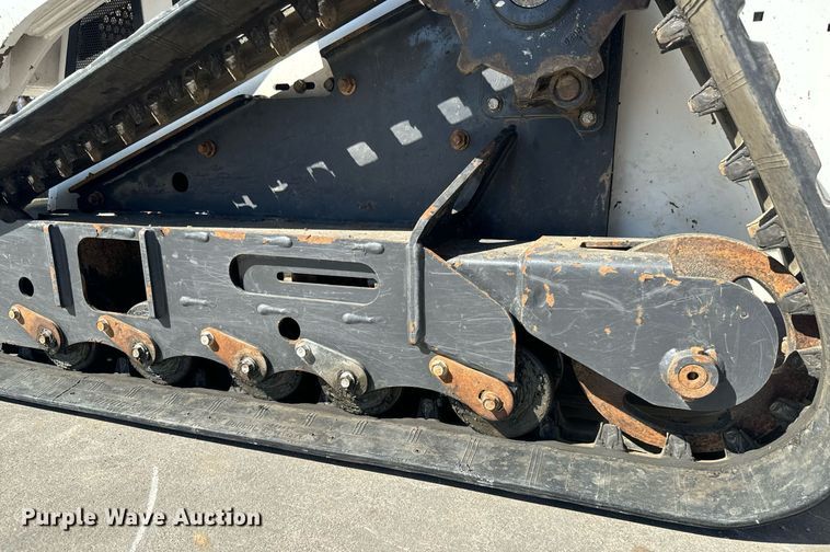 image for item MV9266 2019 Bobcat MT85 compact utility loader