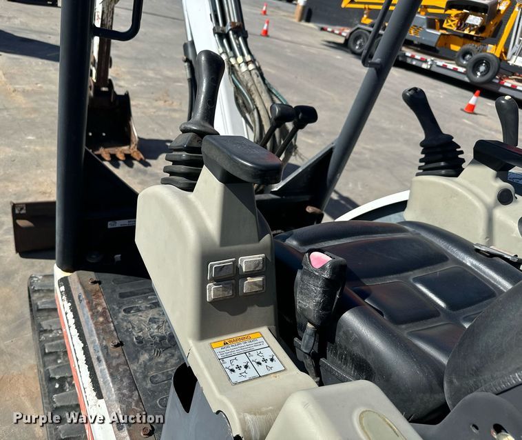 image for item MV9267 2008 Bobcat  329G mini excavator