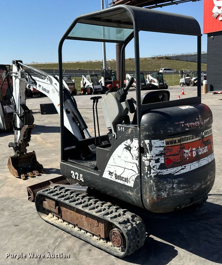 image for item MV9269 2014 Bobcat 324M mini excavator