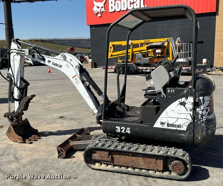 image for item MV9269 2014 Bobcat 324M mini excavator