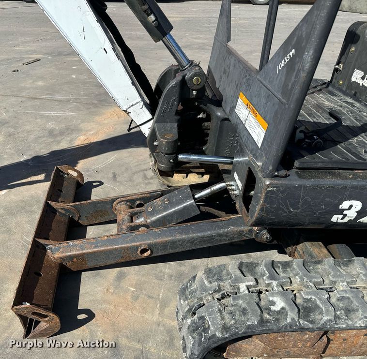 image for item MV9269 2014 Bobcat 324M mini excavator