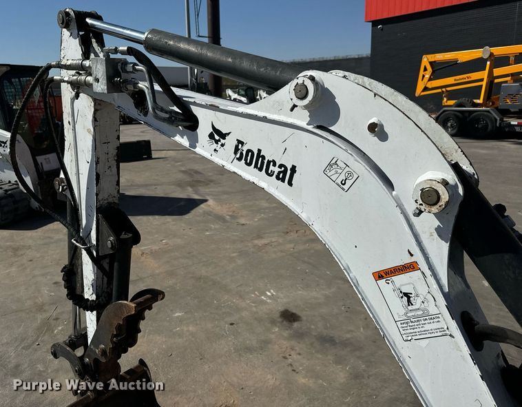 image for item MV9269 2014 Bobcat 324M mini excavator
