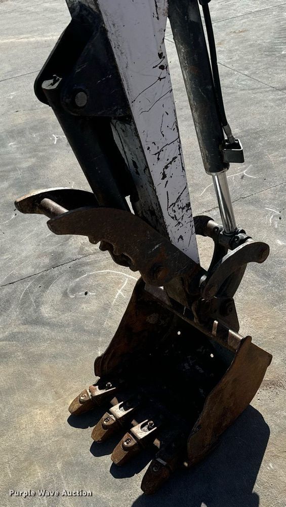 image for item MV9269 2014 Bobcat 324M mini excavator