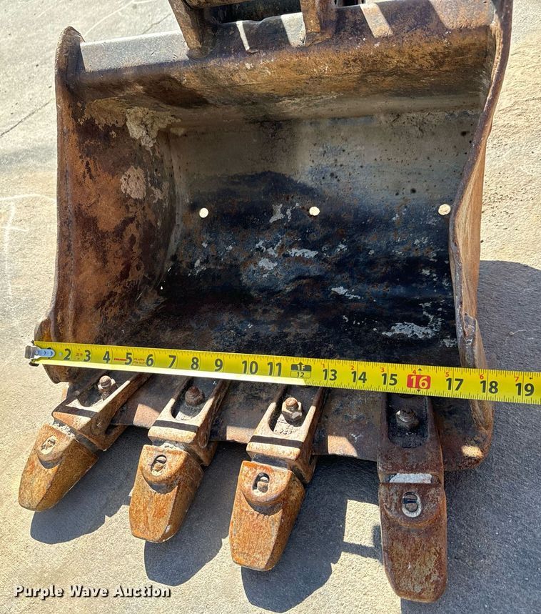 image for item MV9269 2014 Bobcat 324M mini excavator