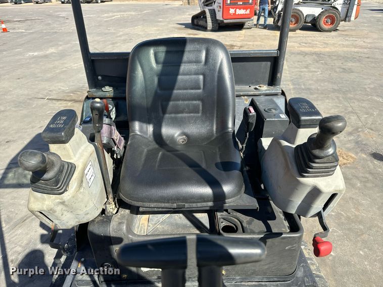 image for item MV9269 2014 Bobcat 324M mini excavator