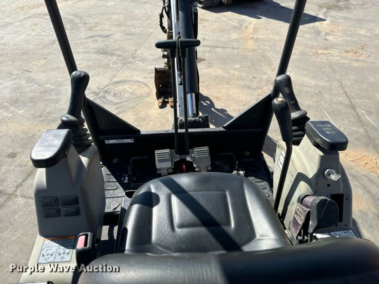 image for item MV9269 2014 Bobcat 324M mini excavator