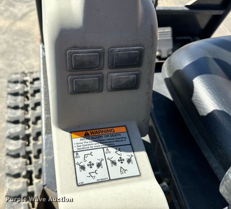 image for item MV9269 2014 Bobcat 324M mini excavator