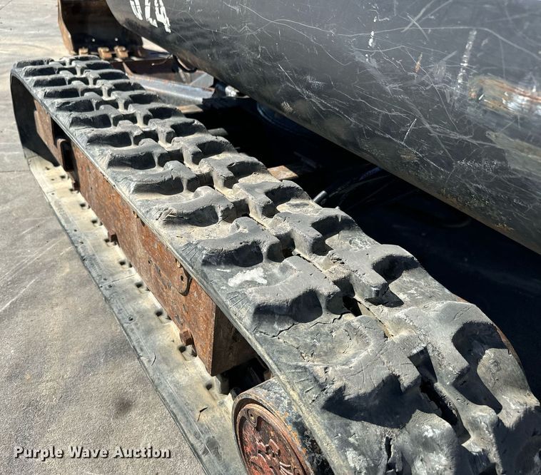 image for item MV9269 2014 Bobcat 324M mini excavator