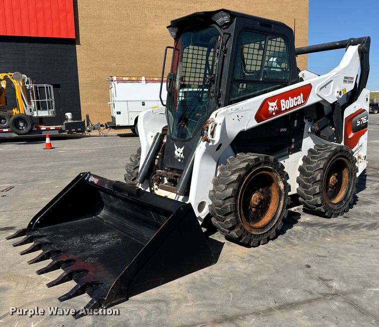 image for item MV9270 2022 Bobcat  S76 skid steer loader