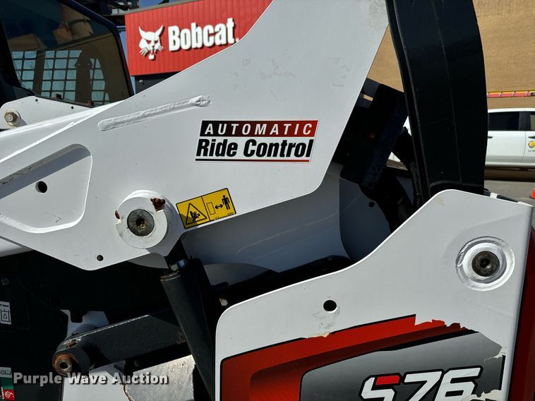 image for item MV9270 2022 Bobcat  S76 skid steer loader