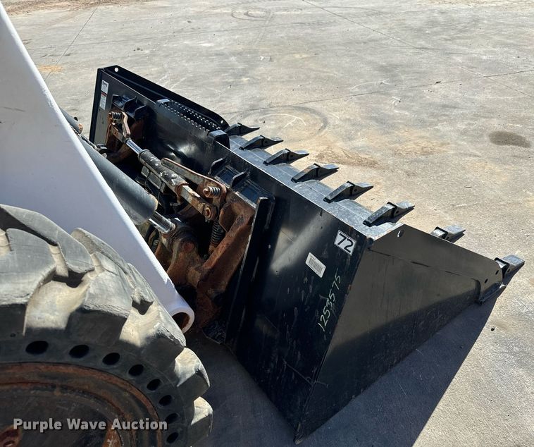 image for item MV9270 2022 Bobcat  S76 skid steer loader